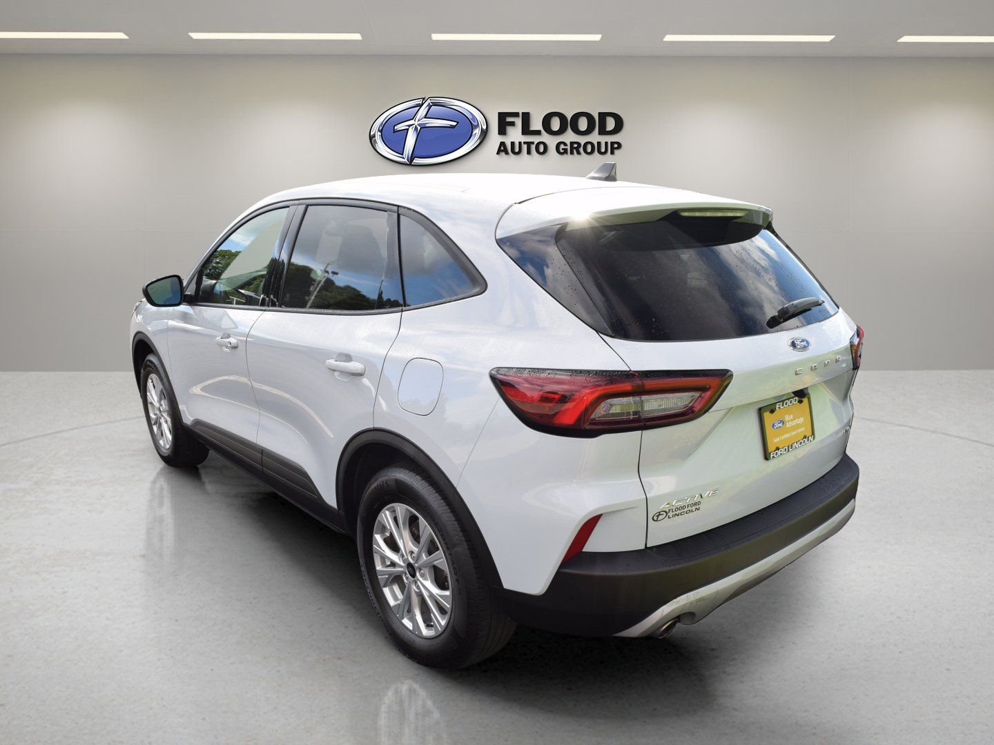 Used 2025 Ford Escape Active AWD/4WD image 4
