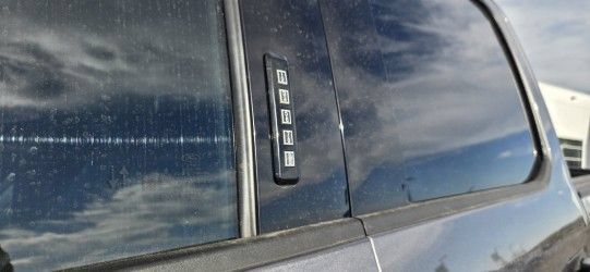 Used 2022 Ford F350 Lariat w/ Black Appearance Package AWD/4WD image 6