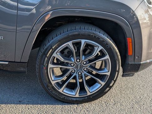 Used 2022 Jeep Grand Wagoneer Series III w/ Rear Seat Video Group 1 image 9