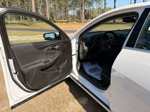 Used 2024 Chevrolet Malibu LT w/ Sport Edition image 11