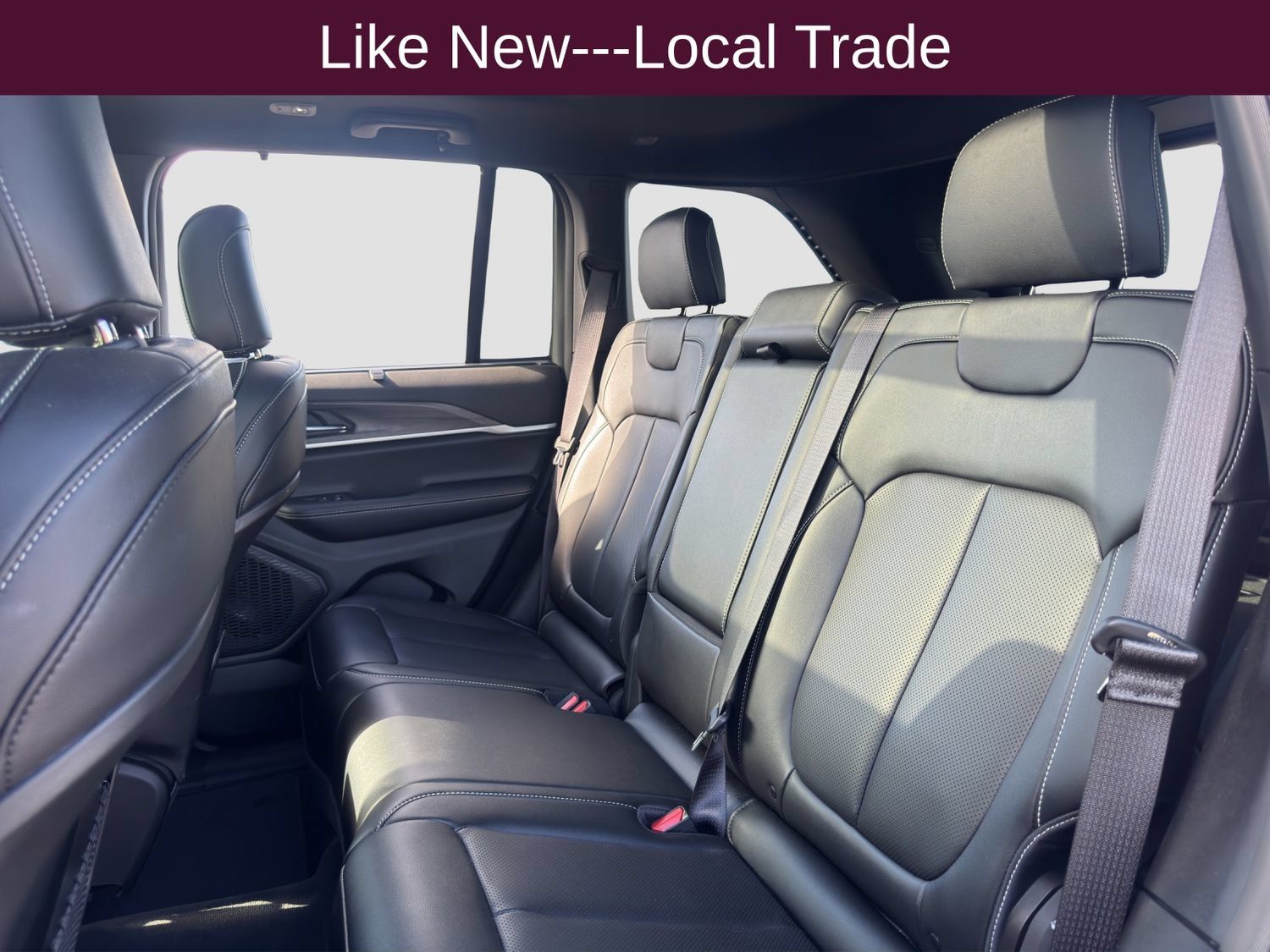 Used 2025 Jeep Grand Cherokee Limited w/ Luxury Tech Group II AWD/4WD image 13