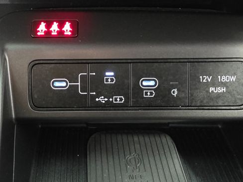 Certified 2025 Hyundai Kona SEL FWD image 31