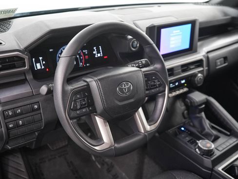 Used 2025 Toyota 4Runner SR5 AWD/4WD image 20