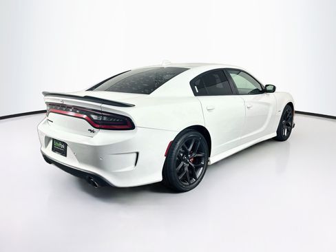 Used 2019 Dodge Charger R/T w/ Blacktop Package RWD image 9