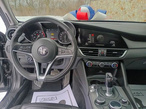 Used 2017 Alfa Romeo Giulia AWD image 13