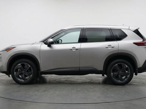 Used 2025 Nissan Rogue SV AWD/4WD image 5