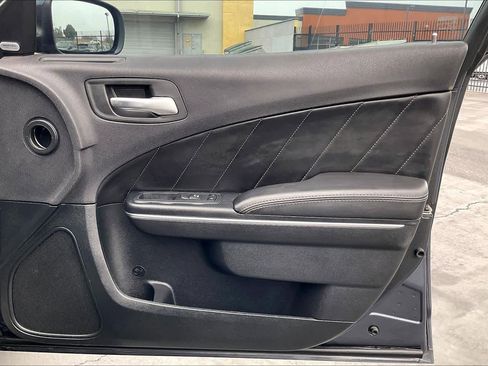 Used 2018 Dodge Charger R/T w/ Plus Group image 26