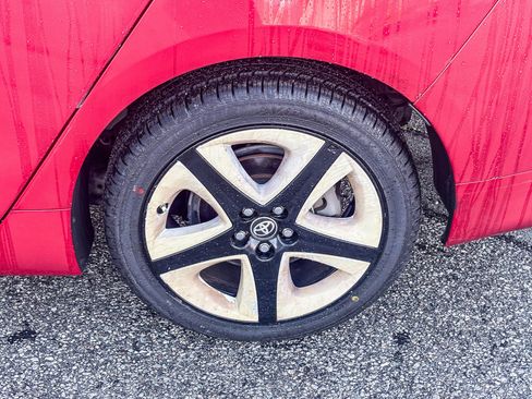 Used 2016 Toyota Prius Four Touring image 12