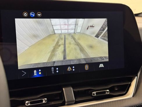 Used 2026 Chevrolet Equinox LT w/ Safety and Technology Package image 39