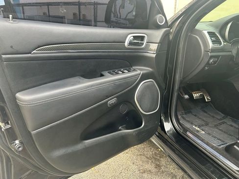 Used 2014 Jeep Grand Cherokee SRT image 15