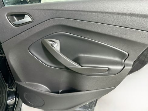 Used 2019 Ford Escape SE FWD image 28