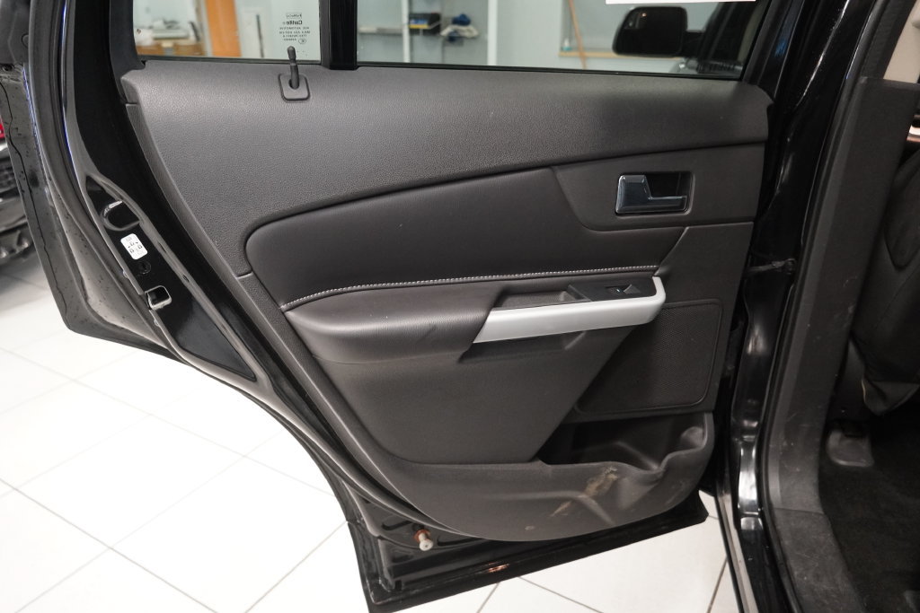 Used 2014 Ford Edge SE FWD image 23