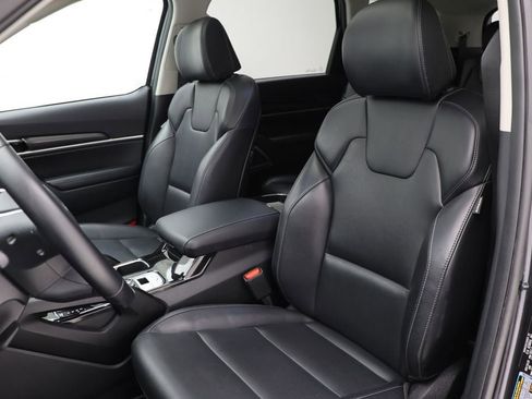 Used 2025 Kia Telluride S image 15