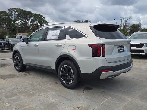 New 2026 Kia Sorento S w/ S Panoramic Sunroof Package FWD image 6