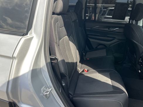 Certified 2023 Jeep Grand Cherokee Laredo w/ Luxury Tech Group I image 27