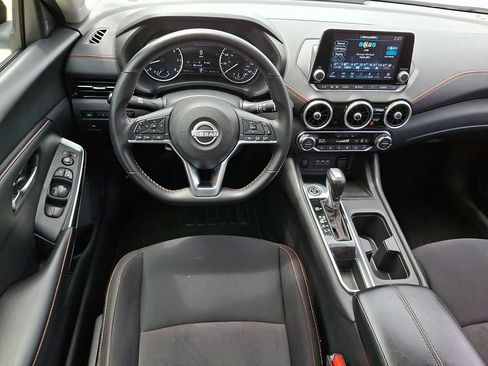 Used 2025 Nissan Sentra SR FWD image 11