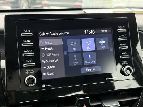 Used 2024 Toyota Camry SE image 3