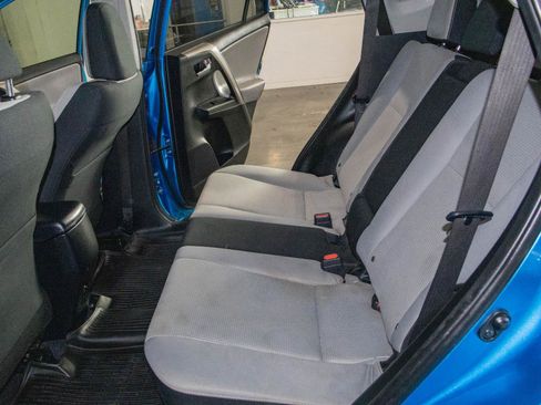 Used 2018 Toyota RAV4 XLE image 16