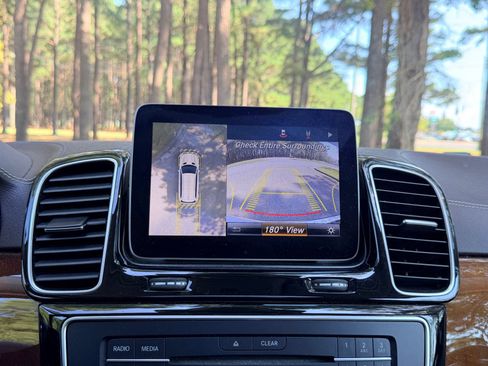 Used 2018 Mercedes-Benz GLS 550 4MATIC image 4