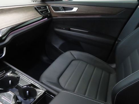 New 2025 Volkswagen Atlas SEL image 19