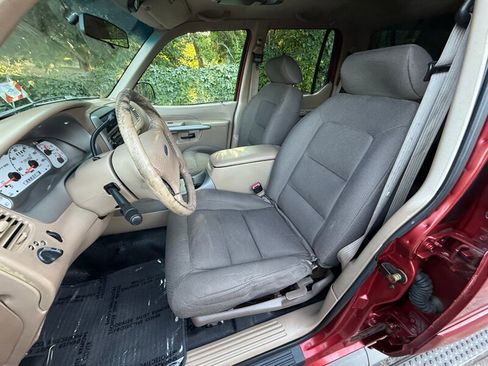 Used 2001 Ford Explorer Sport Trac 4dr image 8