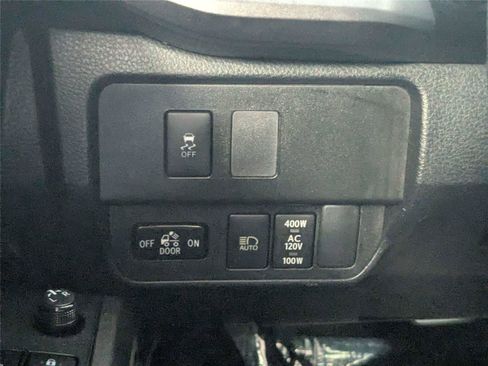 Used 2020 Toyota Tacoma TRD Sport AWD/4WD image 16
