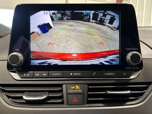 Used 2024 Nissan Altima 2.5 SR AWD/4WD image 30