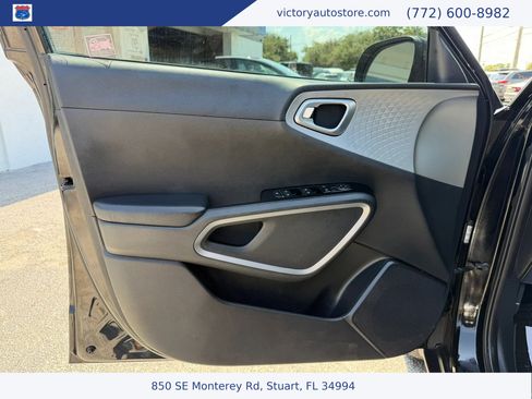 Used 2020 Kia Soul LX FWD image 14