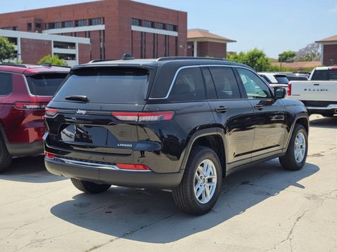 New 2026 Jeep Grand Cherokee Laredo RWD image 5