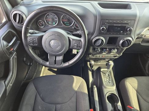 Used 2018 Jeep Wrangler Unlimited Sport w/ Connectivity Group image 25