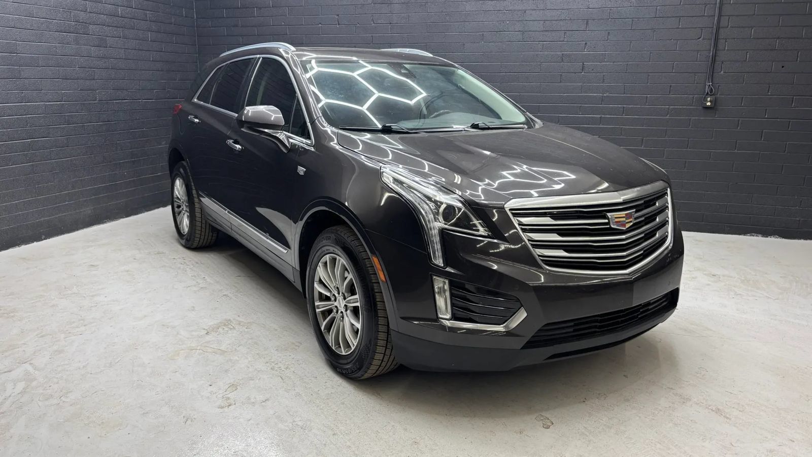 Used 2019 Cadillac XT5 Luxury FWD image 1