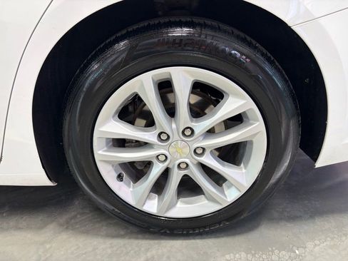 Used 2017 Chevrolet Malibu LT image 19