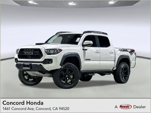 Used 2018 Toyota Tacoma TRD Pro image 1
