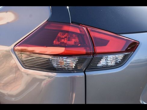 Used 2020 Nissan Rogue SV w/ Premium Package FWD image 49