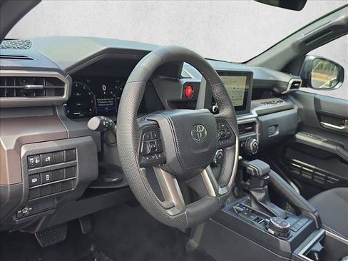 Certified 2024 Toyota Tacoma TRD Off-Road AWD/4WD image 11