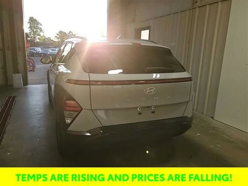 Used 2025 Hyundai Kona SEL image 15