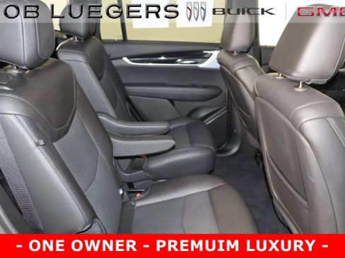 Used 2025 Cadillac XT6 Premium Luxury image 15