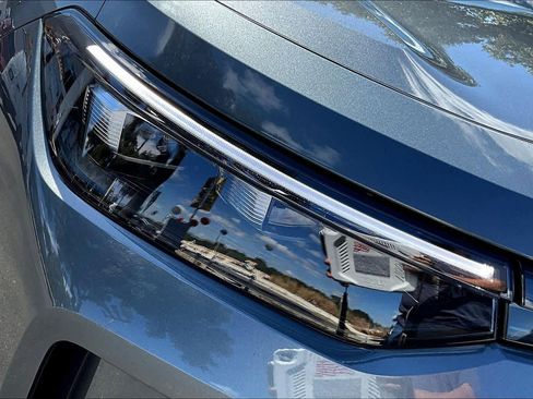 New 2026 Volkswagen Tiguan SE image 13