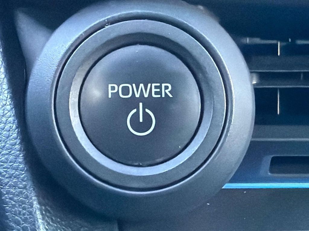 Used 2024 Toyota Prius XLE AWD/4WD image 22