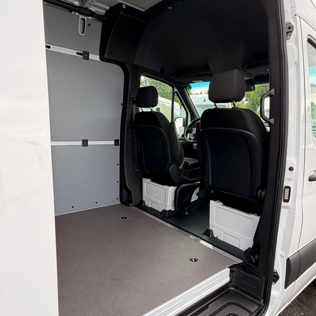 New 2026 Mercedes-Benz Sprinter 2500 image 24