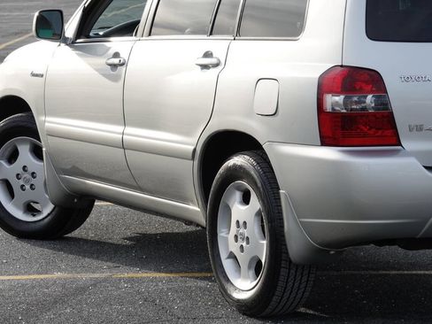 Used 2005 Toyota Highlander Limited AWD/4WD image 20