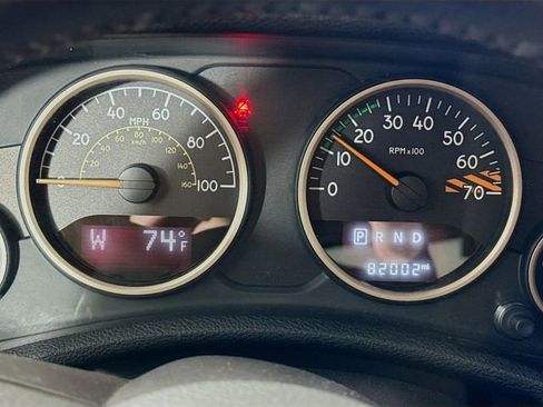 Used 2017 Jeep Wrangler Unlimited Sahara image 11