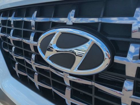 New 2026 Hyundai Venue SEL FWD image 13
