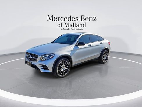 Used 2019 Mercedes-Benz GLC 300 4MATIC Coupe image 4