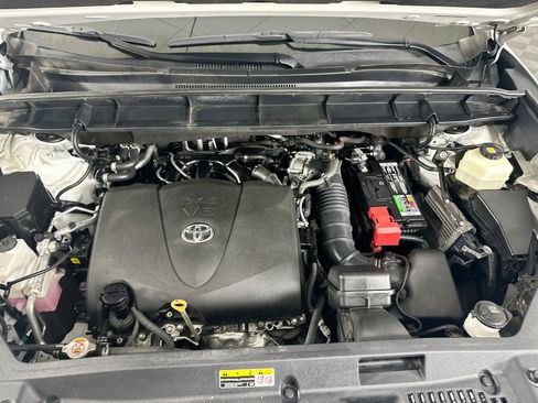 Used 2021 Toyota Highlander XSE AWD/4WD image 36