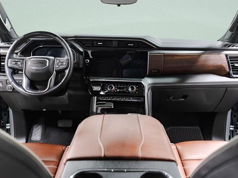 Used 2025 GMC Sierra 1500 Denali Ultimate image 10