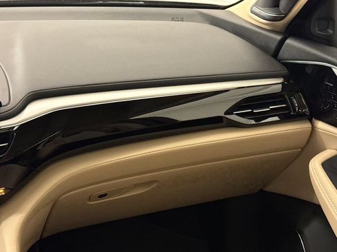 Used 2025 Acura MDX w/ Technology Package FWD image 16