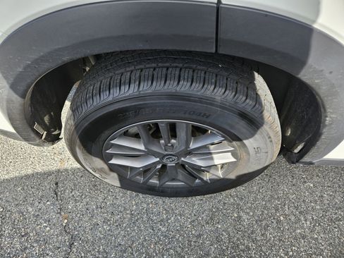 Used 2024 Nissan Rogue S image 9