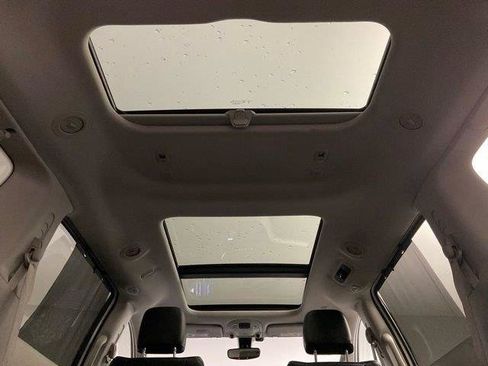 Used 2020 Chrysler Pacifica Limited FWD image 29