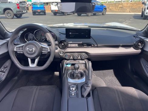 Used 2024 MAZDA MX-5 Miata Club image 17